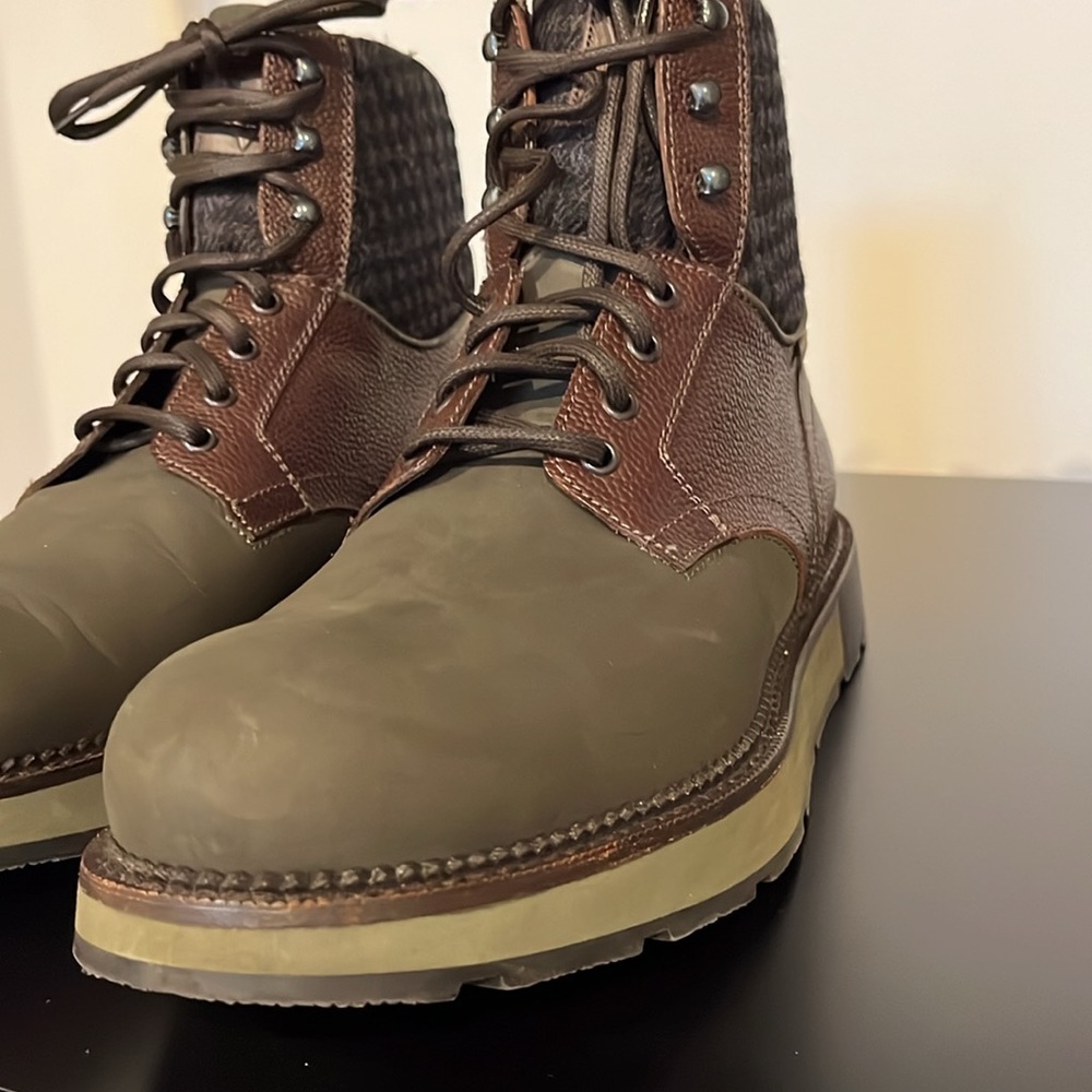Louis Vuitton Boots - Picture 5 of 14